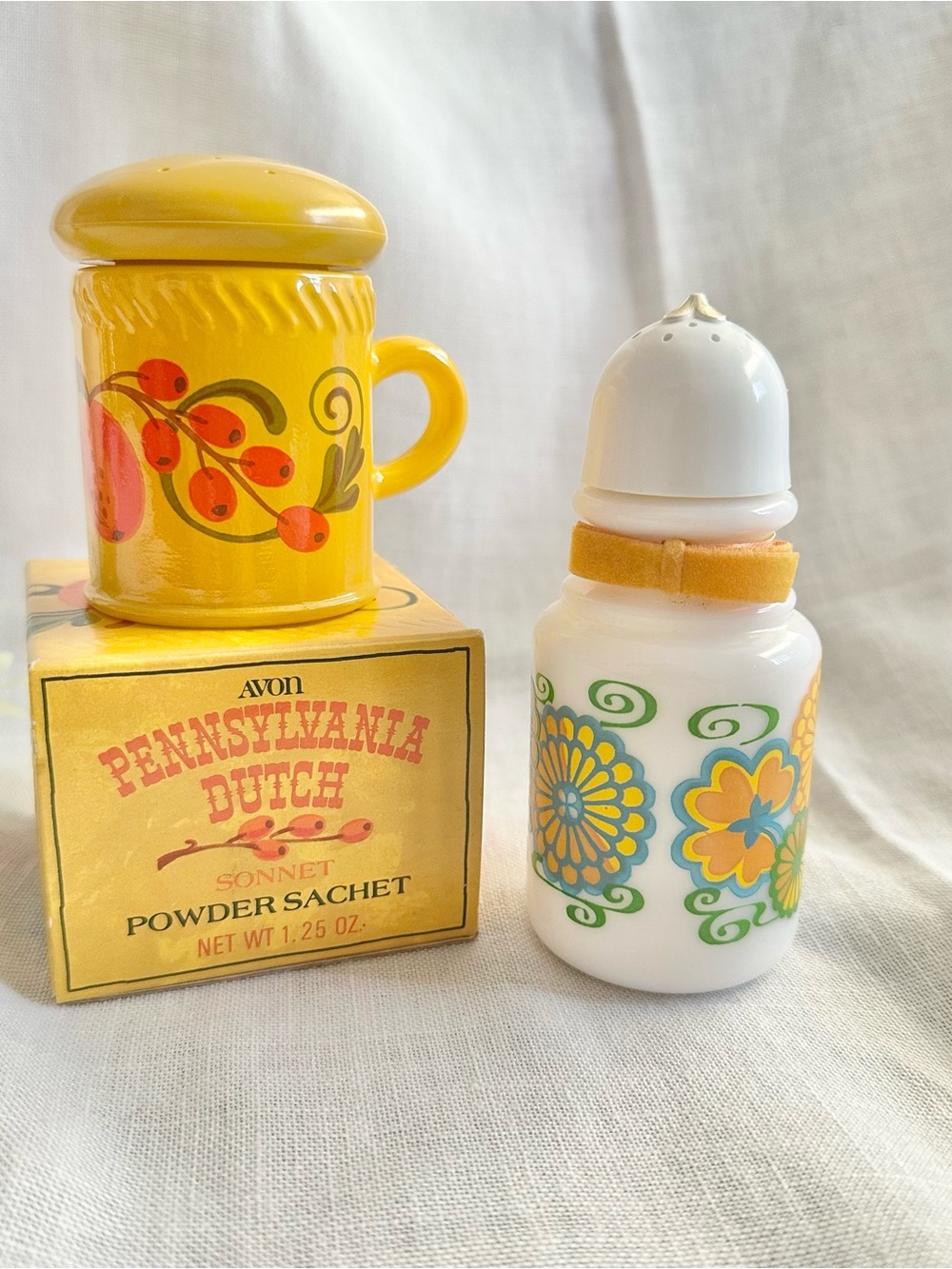 Vintage Avon Pennsylvania Dutch Sonnet Powder Satchet/ Avon milk glass shaker